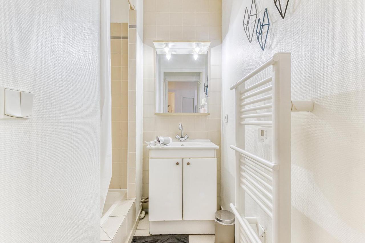 Appart'Hotel Versailles Saint Cyr L'Ecole - Gare Sncf A 100M Et Parking Prive Luaran gambar