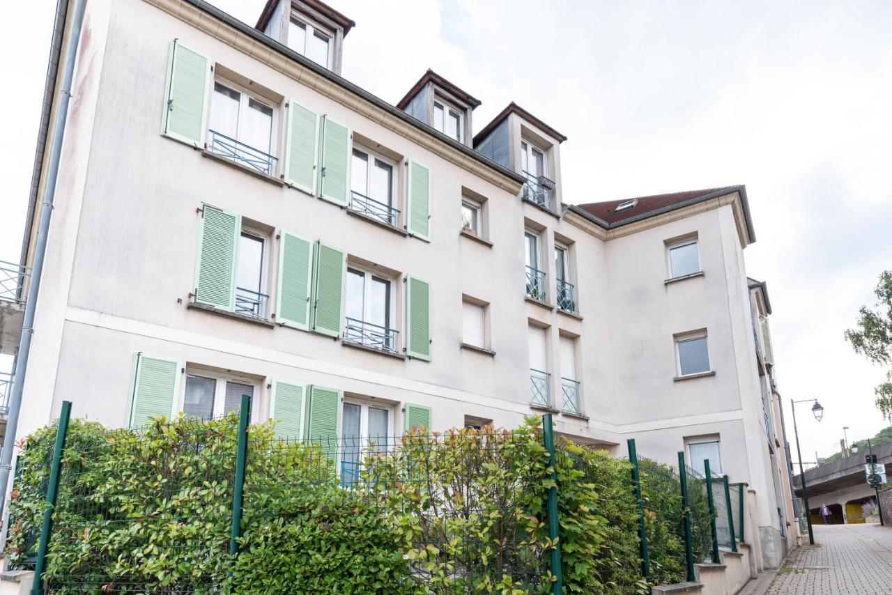Appart'Hotel Versailles Saint Cyr L'Ecole - Gare Sncf A 100M Et Parking Prive Luaran gambar