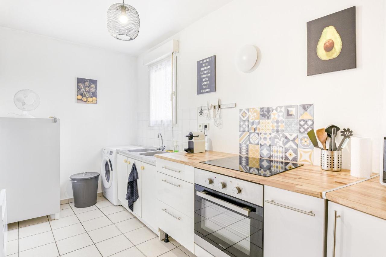 Appart'Hotel Versailles Saint Cyr L'Ecole - Gare Sncf A 100M Et Parking Prive Luaran gambar